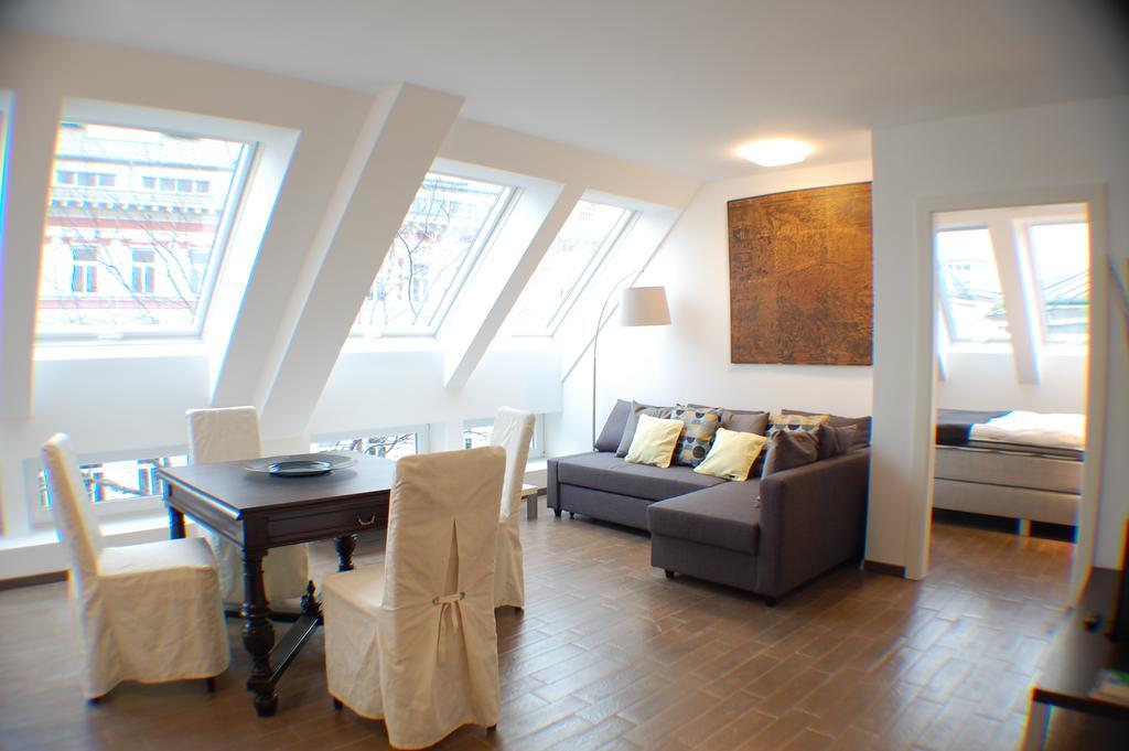 Alga Apartments Am Westbahnhof Viena Habitación foto